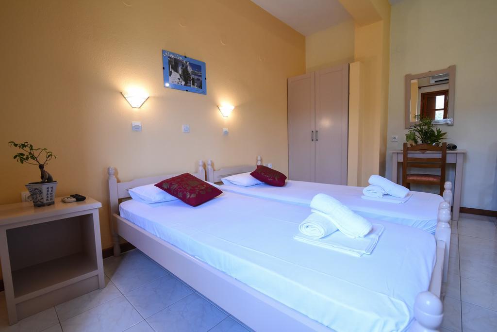 Studios Filippos Skópelos Rom bilde